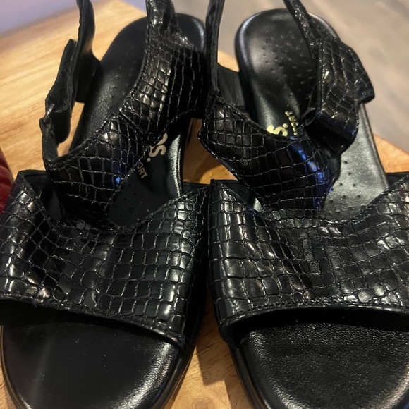 Women’s SAS Shoes-Size 6. - Picture 5 of 8